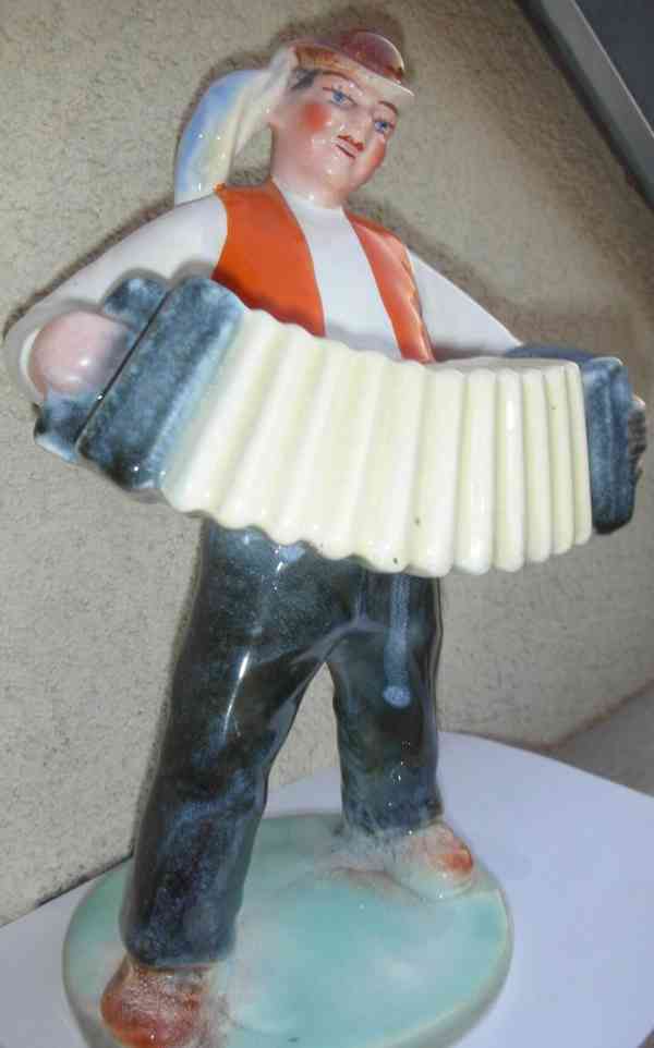 Harmonikář v kroji - foto 2