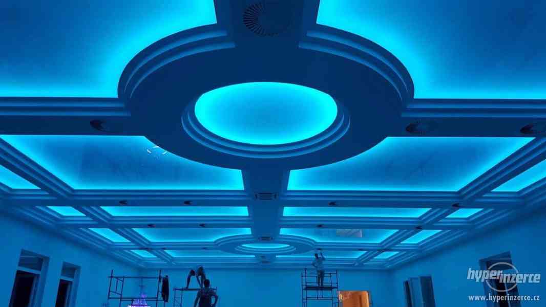 Napínaný strop PODSVÍCENÝ 1 m2. Od výrobce. bazar Hyperinzerce.cz