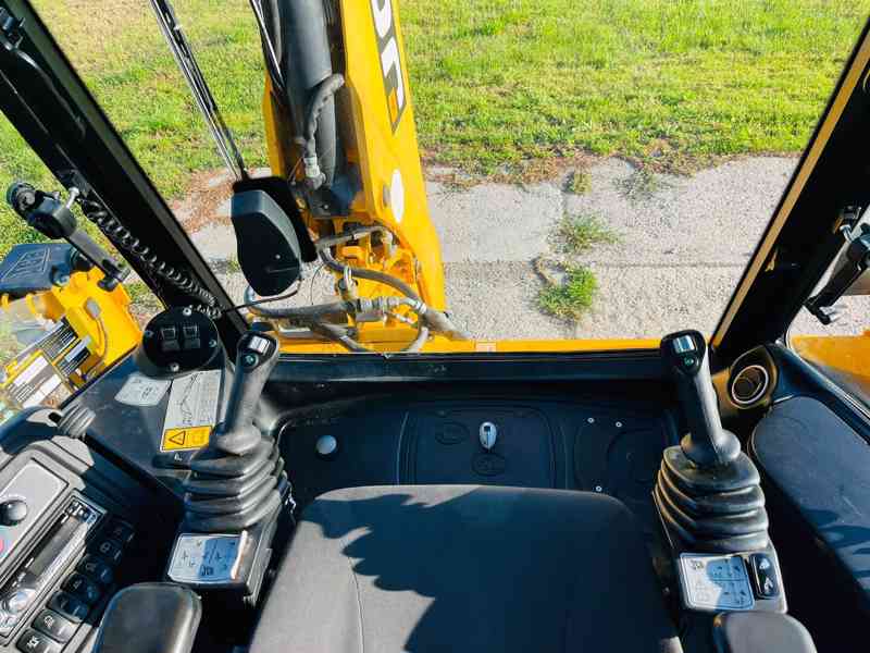 Traktorbagr JCB 3CX (Možnost leasingu) - foto 8