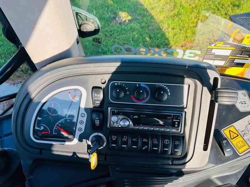 Traktorbagr JCB 3CX (Možnost leasingu) - foto 10