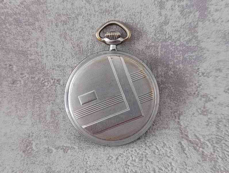 Staré kapesní hodinky s erotickým motivem "na lovu" - foto 4