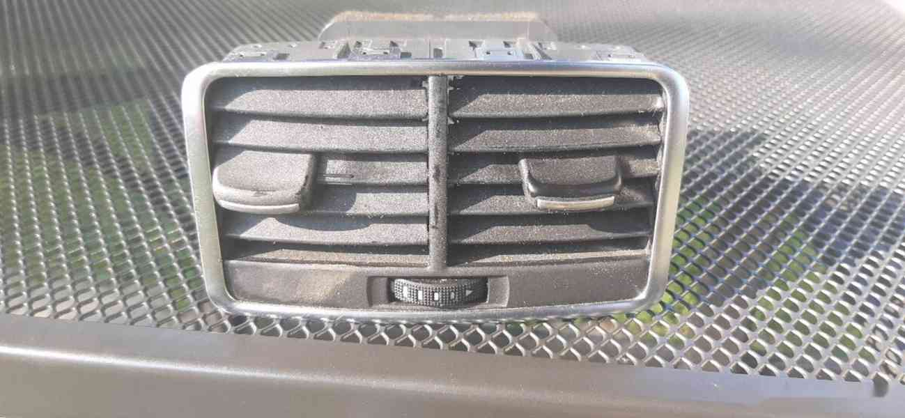 Ofukovač uprostřed / vzadu 4F0819203B Audi A6 - foto 1