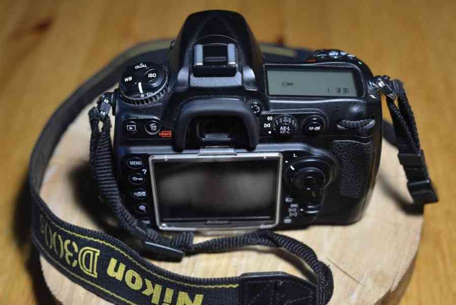 Nikon D300s + objektivy + batoh Naneu Adventure K4L - foto 5