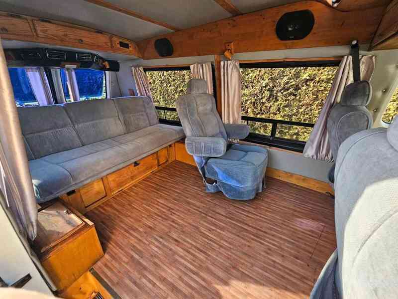 GMC Vandura 5,7 V8 benzín 163kw - foto 8