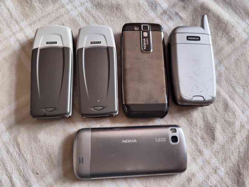 Mobilní tlačítkové telefony Nokia č.4 - foto 8