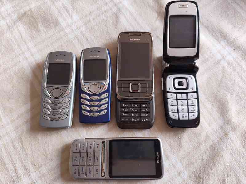 Mobilní tlačítkové telefony Nokia č.4 - foto 7