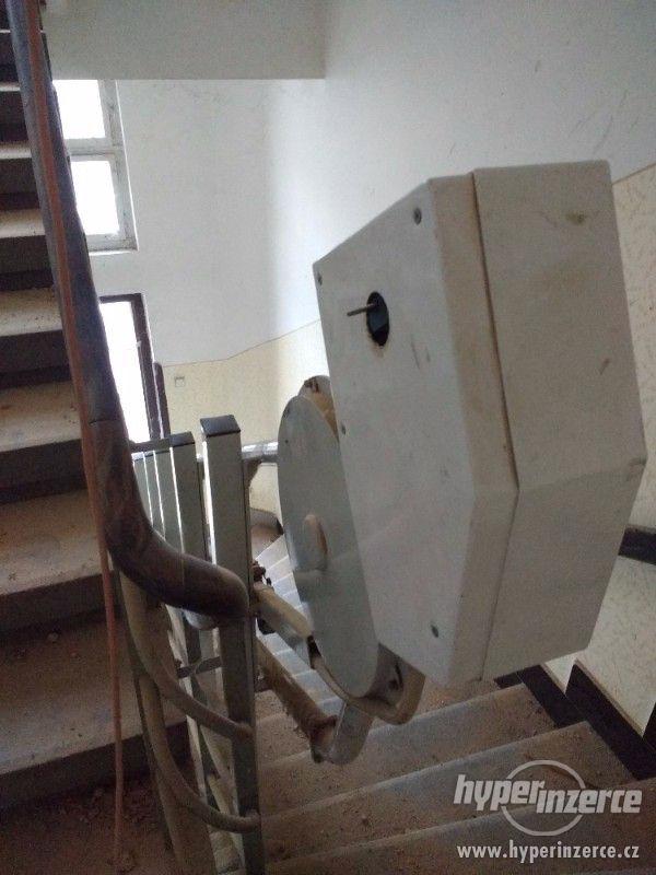 Plošina pro invalidy na schodiště - foto 6