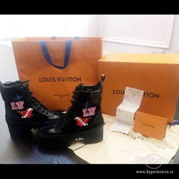 Lv black heart platform desert boot best sale