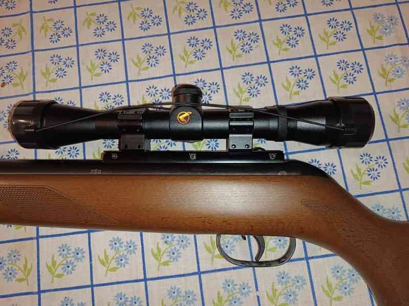 prodám vzduchovku Hunter s puškohledem + náboje - foto 4