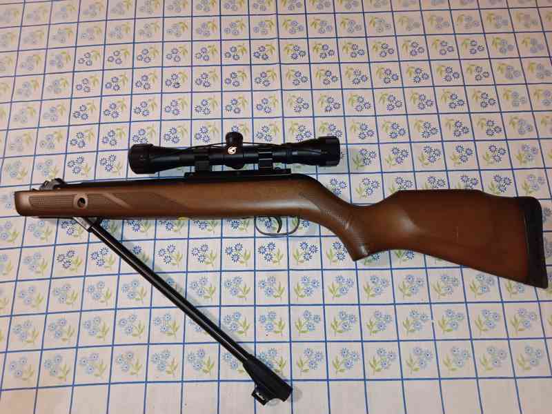 prodám vzduchovku Hunter s puškohledem + náboje - foto 2
