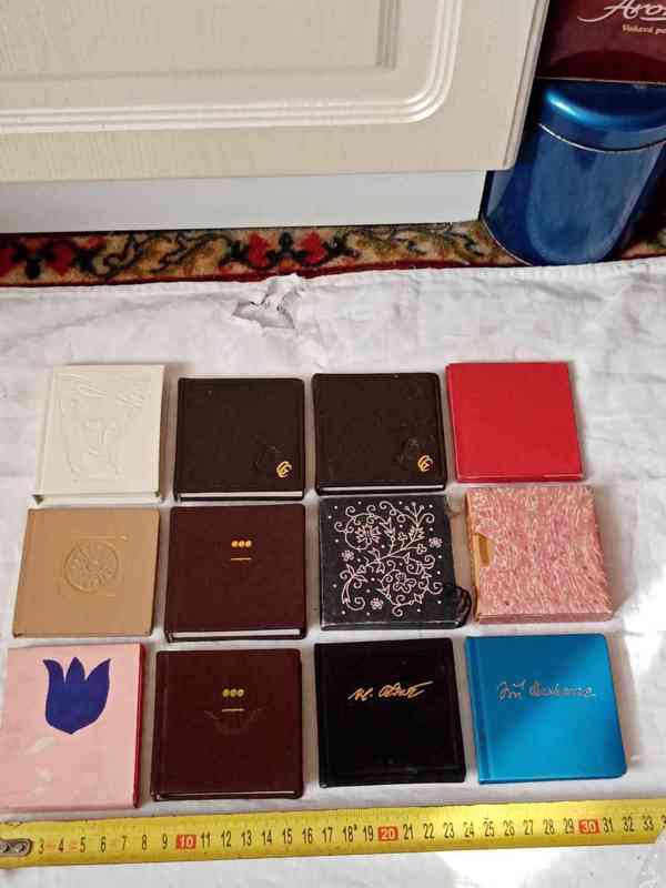 Kolekce mini knížek 12 ks - Názvy ve fotkách staré - foto 1