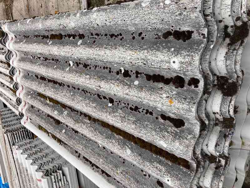 Střešní krytina - plast/beton - foto 5