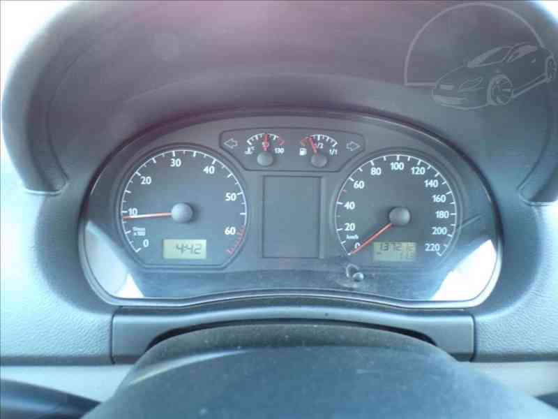 Volkswagen Polo 1,2 i KLIMA,TAŽNÉ ZAŘÍZENÍ - foto 5