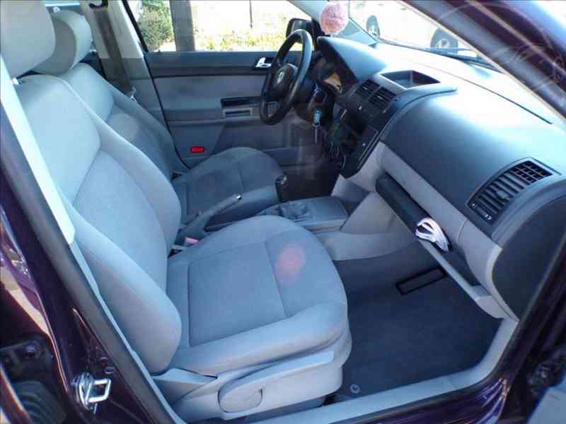 Volkswagen Polo 1,2 i KLIMA,TAŽNÉ ZAŘÍZENÍ - foto 10
