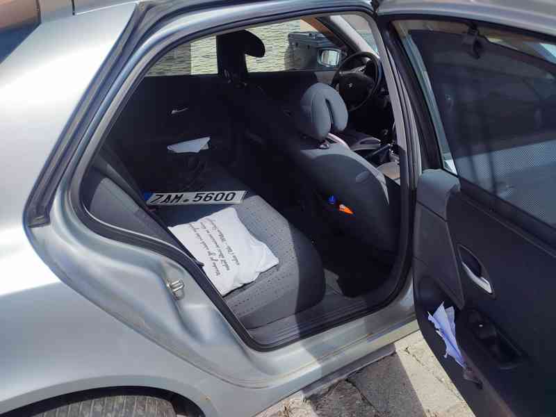 Prodej Renault Laguna II, r. 2004, 1.6 16V 79kW + LPG - foto 6