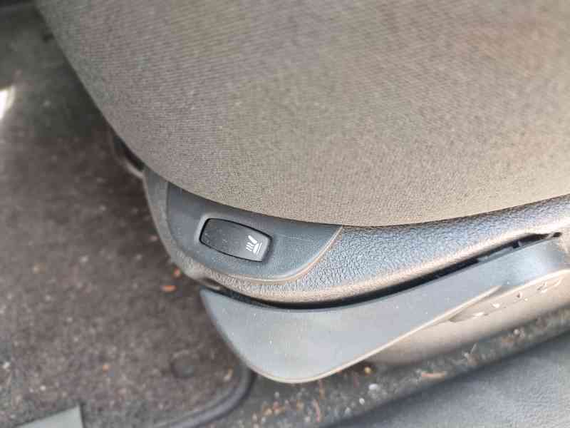 Prodej Renault Laguna II, r. 2004, 1.6 16V 79kW + LPG - foto 11
