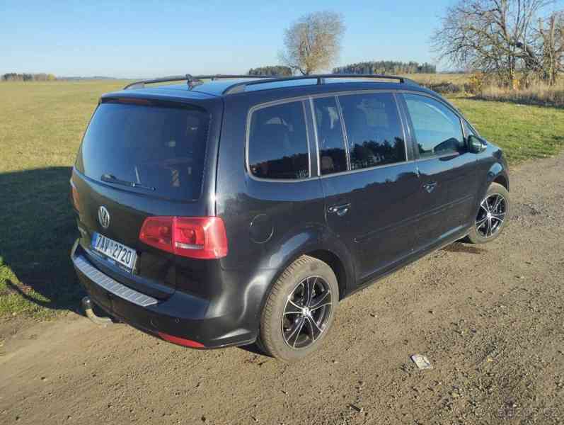 Volkswagen Touran 2,0   DSG, 2011, servisní knížka - foto 11