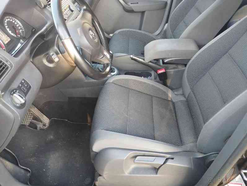 Volkswagen Touran 2,0   DSG, 2011, servisní knížka - foto 12