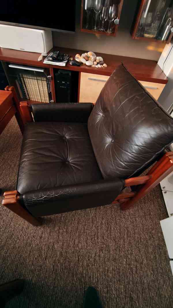 Prodám koženou sedačku z 90tek, prosím čtěte pozorně - foto 6