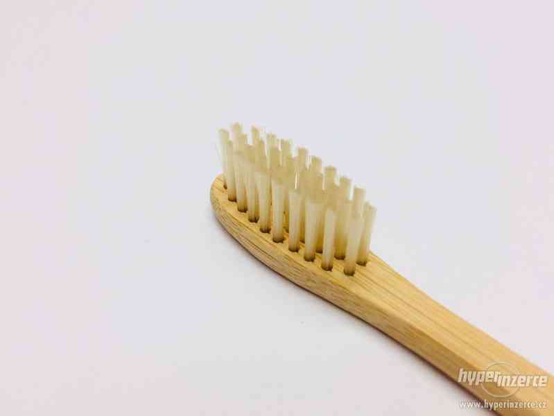 Bambusový zubní kartáček s gravírováním 100% EKO - foto 3