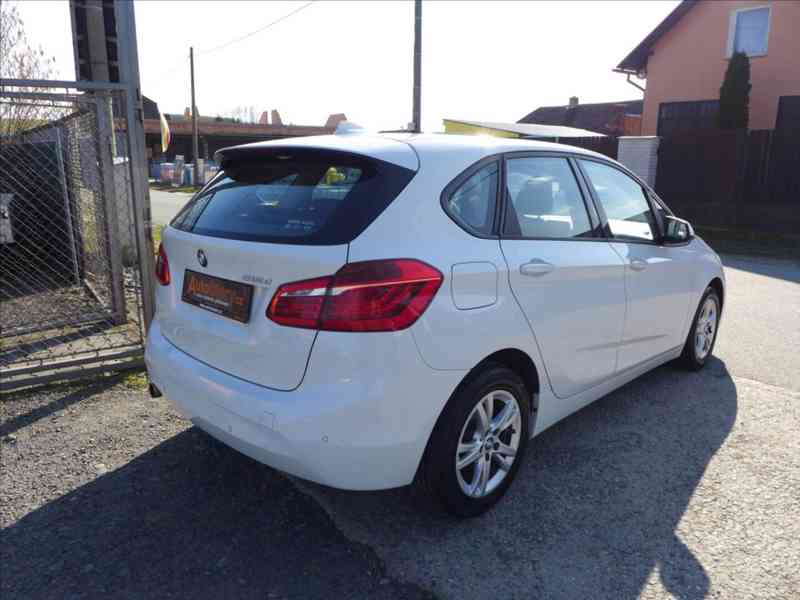 BMW Řada 2 1,5 216D ACTIVE TOURER - foto 3
