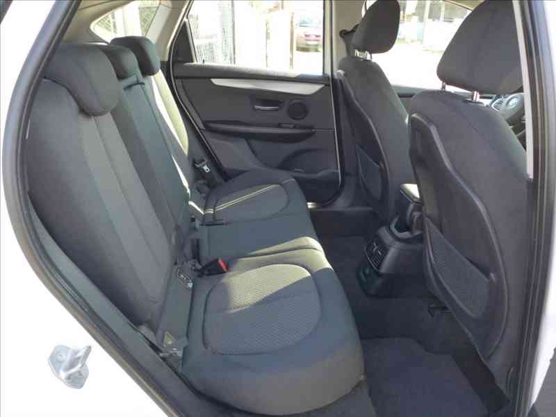 BMW Řada 2 1,5 216D ACTIVE TOURER - foto 9