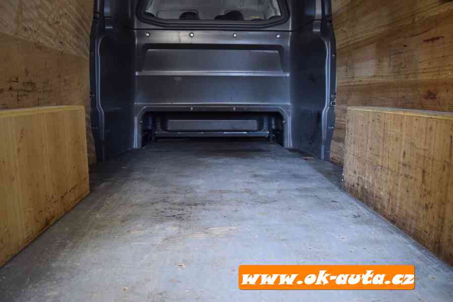 Volkswagen Crafter 2.0 TDI 7 MÍST L4H3 72 000 KM 2019-DPH - foto 12
