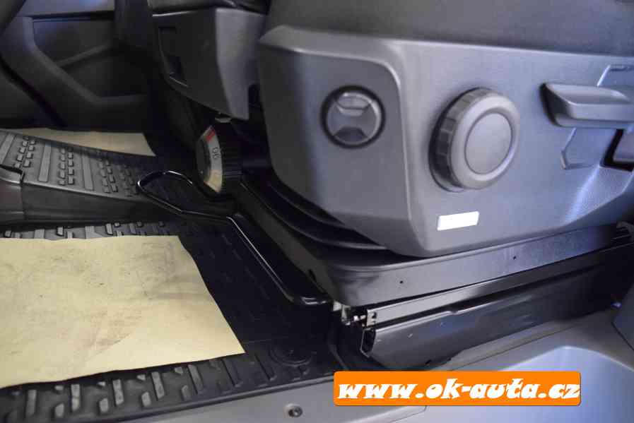 Volkswagen Crafter 2.0 TDI 7 MÍST L4H3 72 000 KM 2019-DPH - foto 8