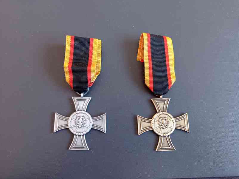 Zahraniční vyznamenání - NSR - Spolkový záslužný kříž  - foto 1