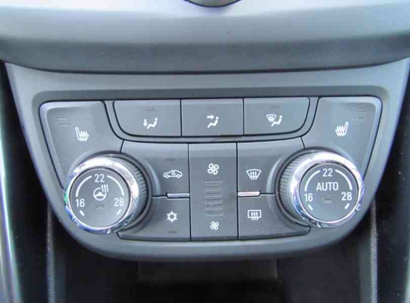 Opel Zafira 1.6i Innovation AUT benzín 100kw - foto 14