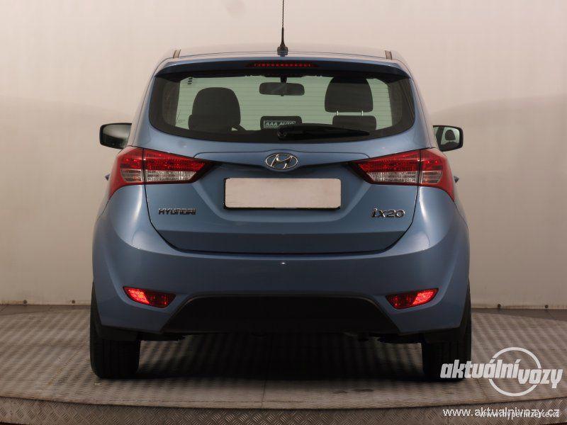 Hyundai ix20 1.4, benzín, rok 2014 - foto 15