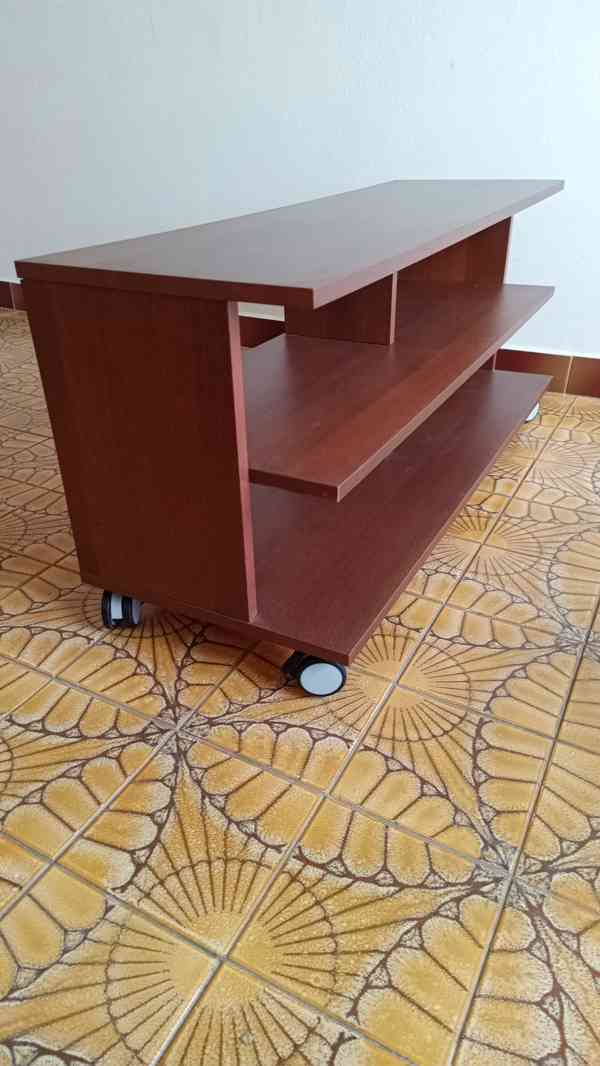 Tv stolek, skříňka na knížky, atp. - foto 3