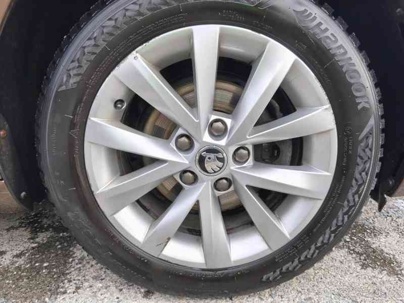 Škoda Octavia 1,6   TDi DSG Style R.v. 2018, tažné - foto 17