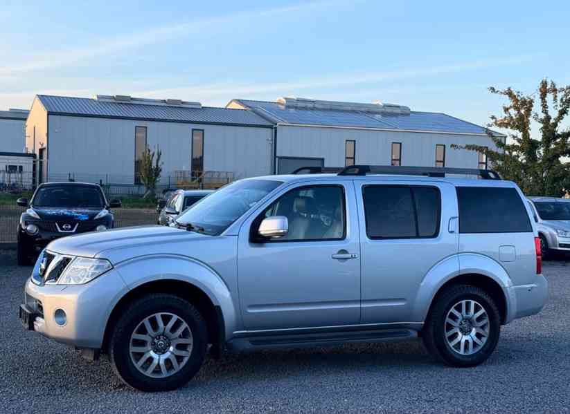 Nissan Pathfinder 2.5 dCi LE 140kw - foto 14