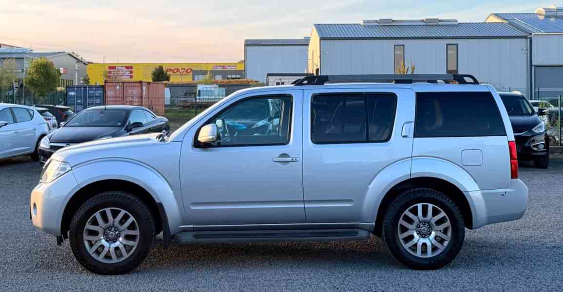 Nissan Pathfinder 2.5 dCi LE 140kw - foto 3