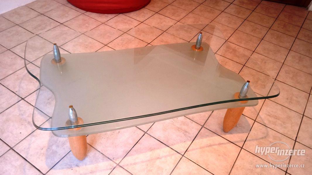 Prodám luxusní konferenční stolek, masivní +mléčné sklo - foto 2