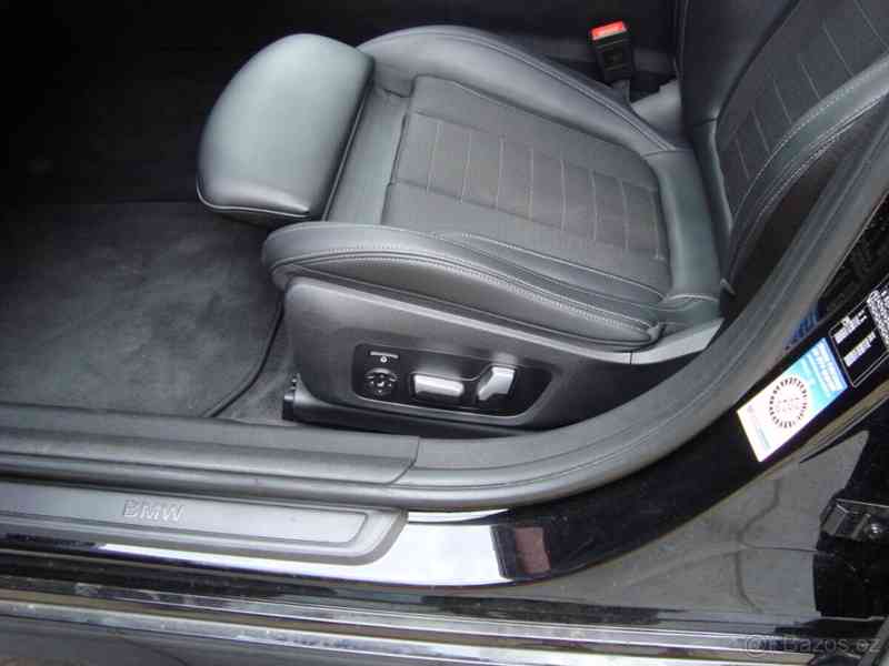 BMW 320D KOMBI - foto 6