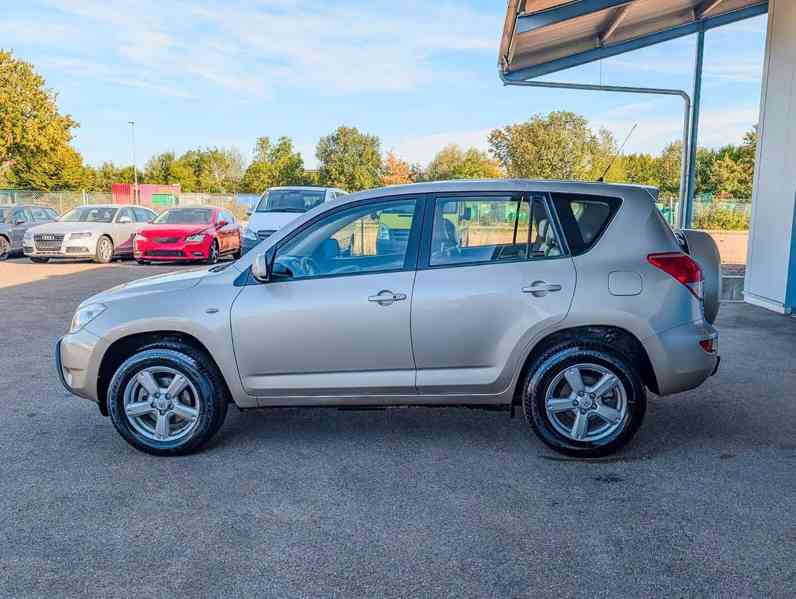 Toyota RAV 4 2.0i 4x4 Executive benzín 112kw - foto 24