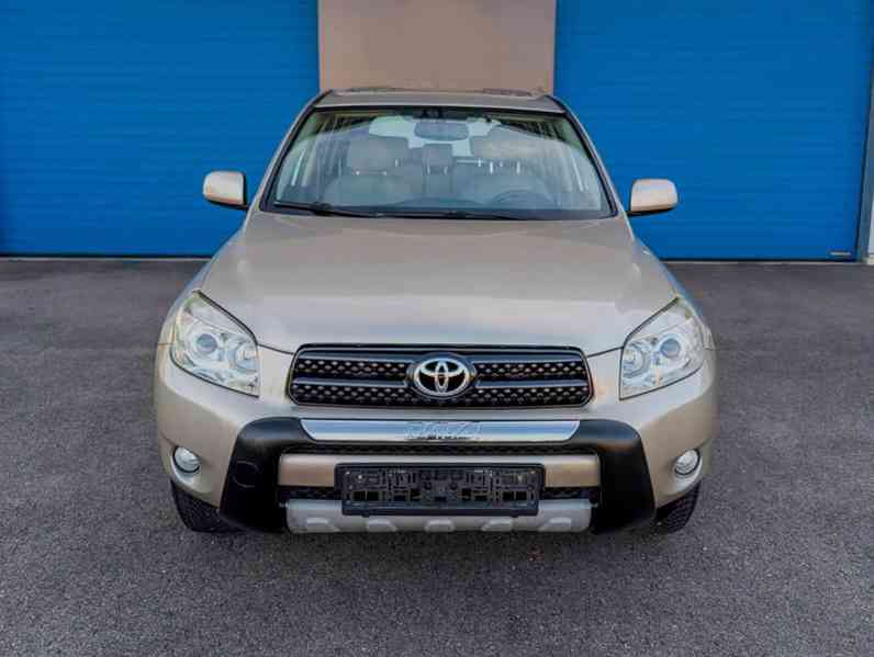 Toyota RAV 4 2.0i 4x4 Executive benzín 112kw - foto 4