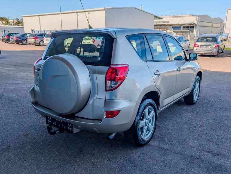 Toyota RAV 4 2.0i 4x4 Executive benzín 112kw - foto 14