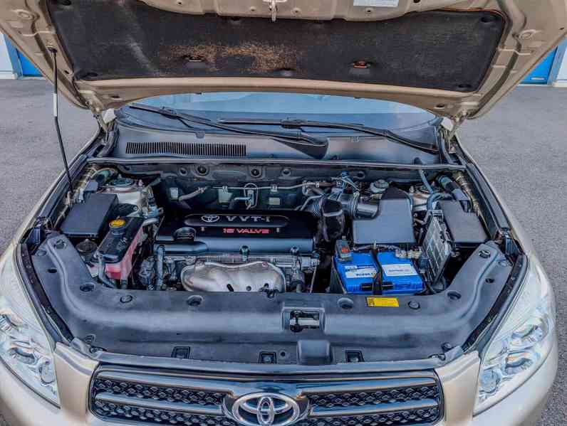 Toyota RAV 4 2.0i 4x4 Executive benzín 112kw - foto 23