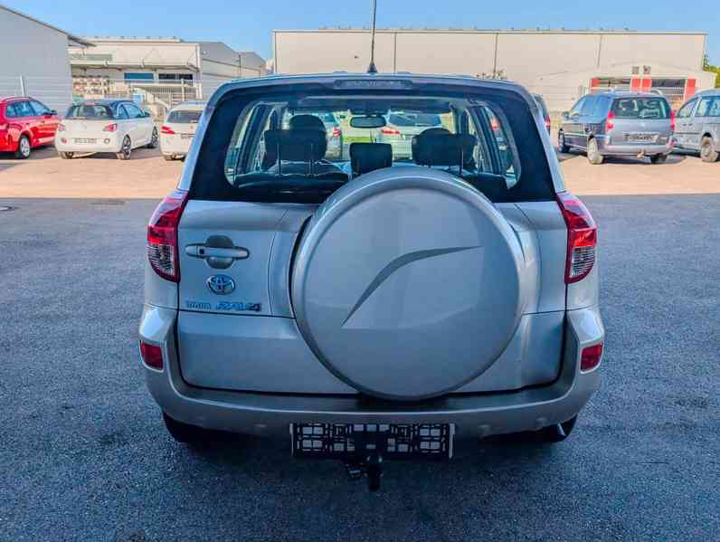 Toyota RAV 4 2.0i 4x4 Executive benzín 112kw - foto 18