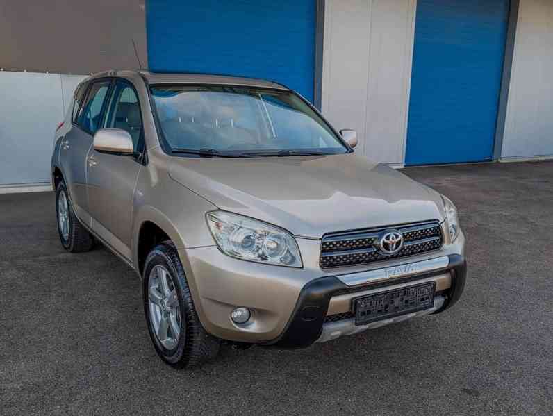Toyota RAV 4 2.0i 4x4 Executive benzín 112kw - foto 17
