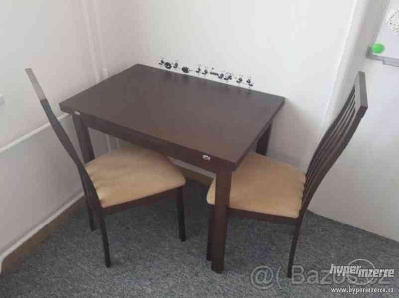 Jídelní stůl se 2 židlemi - foto 1