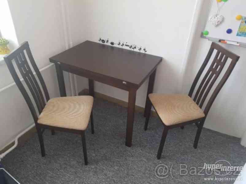 Jídelní stůl se 2 židlemi - foto 2