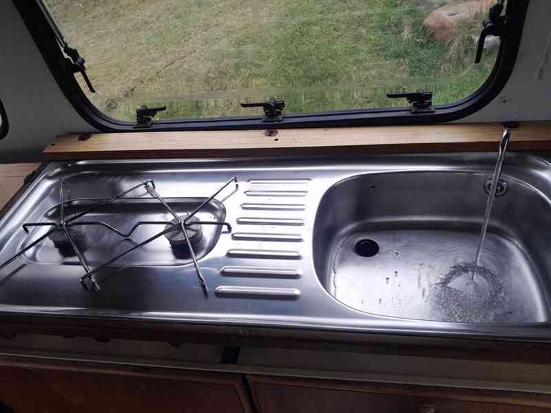 Levný karavan Adria -funkční, suchý, pro 2/3 osoby / 100km/h - foto 14