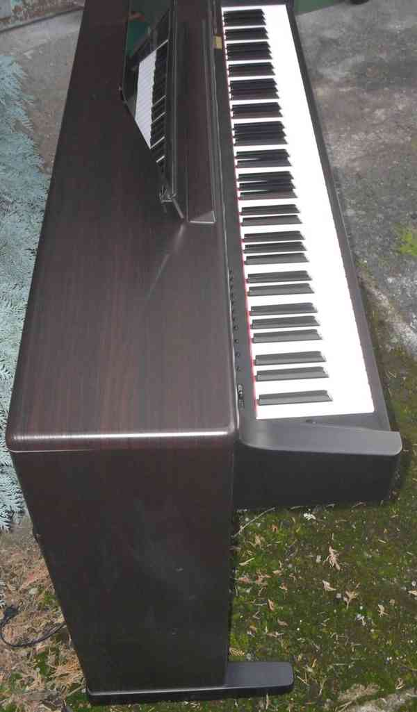 Digitální piano Yamaha Clavinova CLP 123 - foto 6