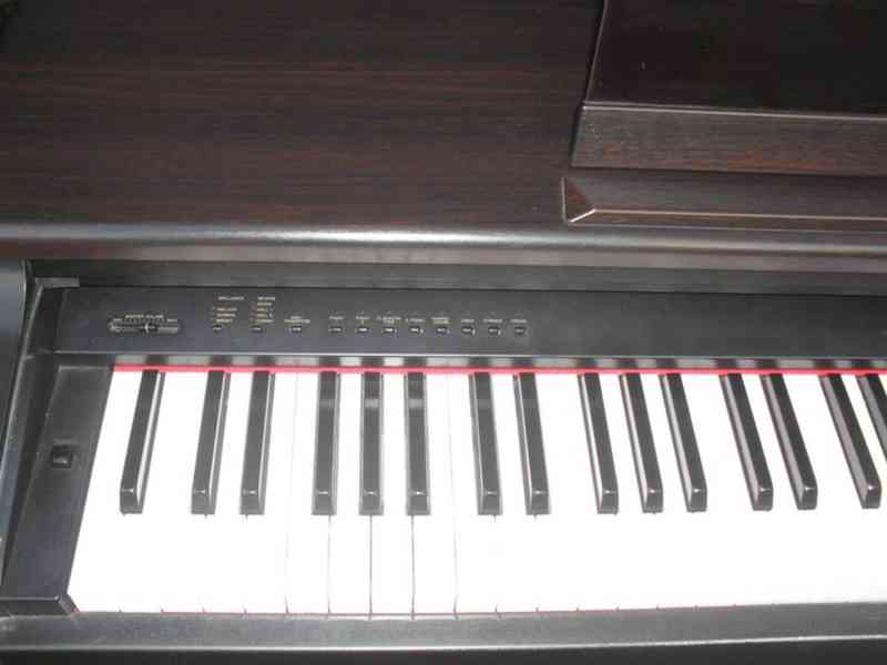 Digitální piano Yamaha Clavinova CLP 123 - foto 4