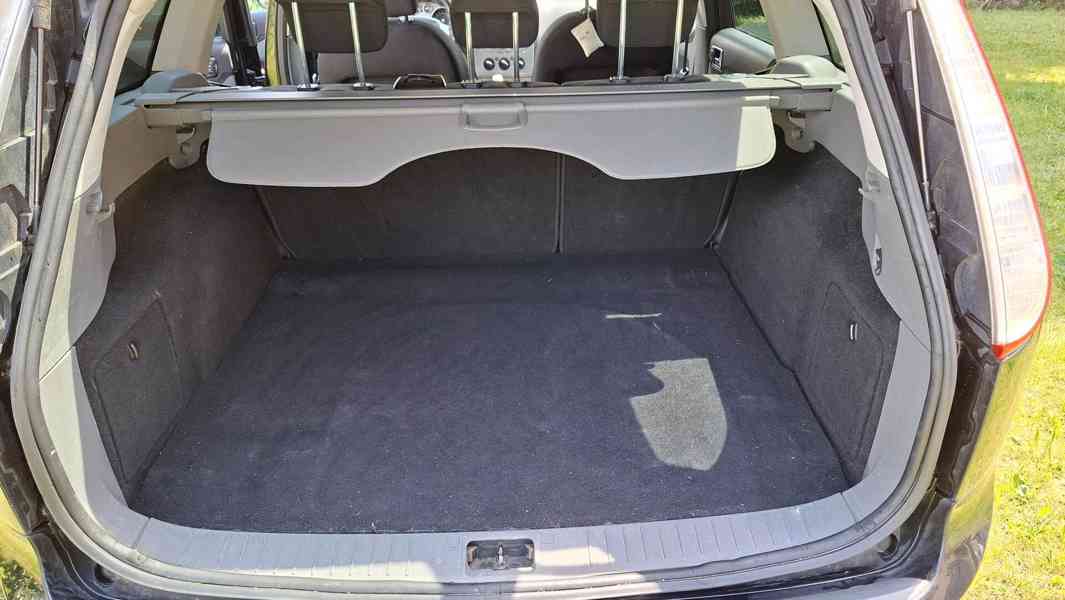 Ford Focus 1.6i 74kW kombi - foto 13