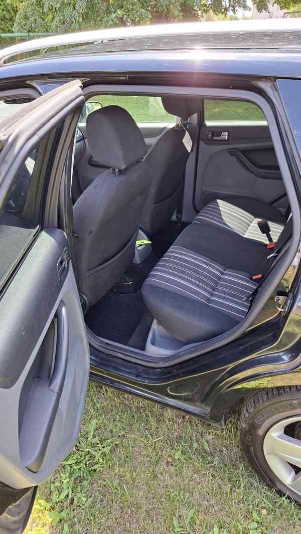 Ford Focus 1.6i 74kW kombi - foto 12